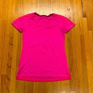 Beautiful hot fuchsia color lululemon top. Size 4.